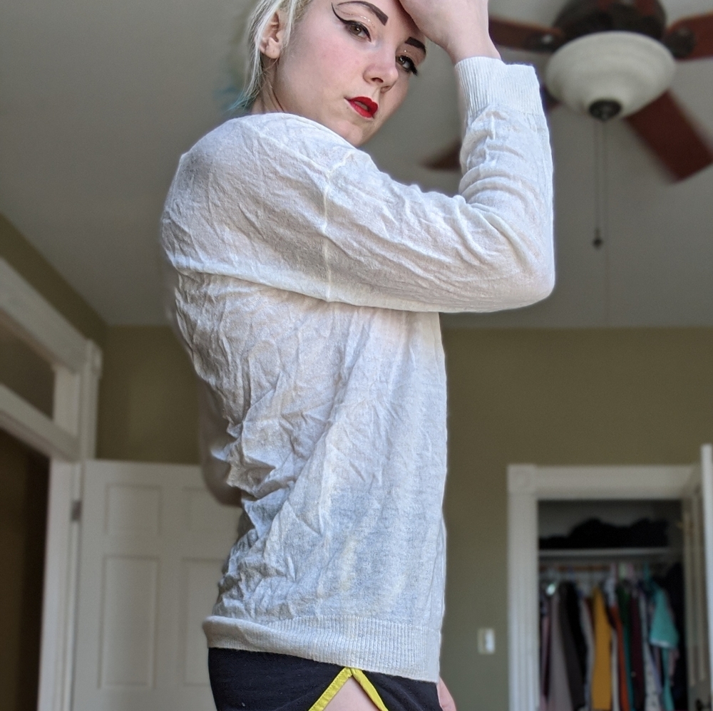 Banana Republic white sweater - Picture 1 of 4